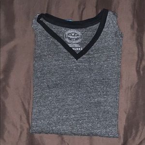 American Eagle V neck